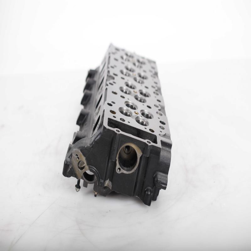 Cast Iron Cylinder Head Assembly OEM Isuzu 4HK1 Cylinder Head Excavator Machinery Parts