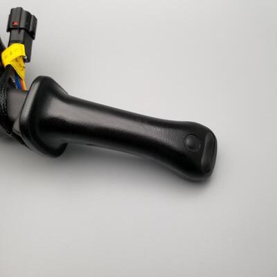 DX125 DX180 DX225-7 Excavator Joystick Handles Doosan Hydraulic Pilot Control Valve